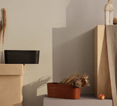 PAROS - Fioriera in plastica riciclata 50X17 H19 con riserva d'acqua - TERA - CONFIG0329