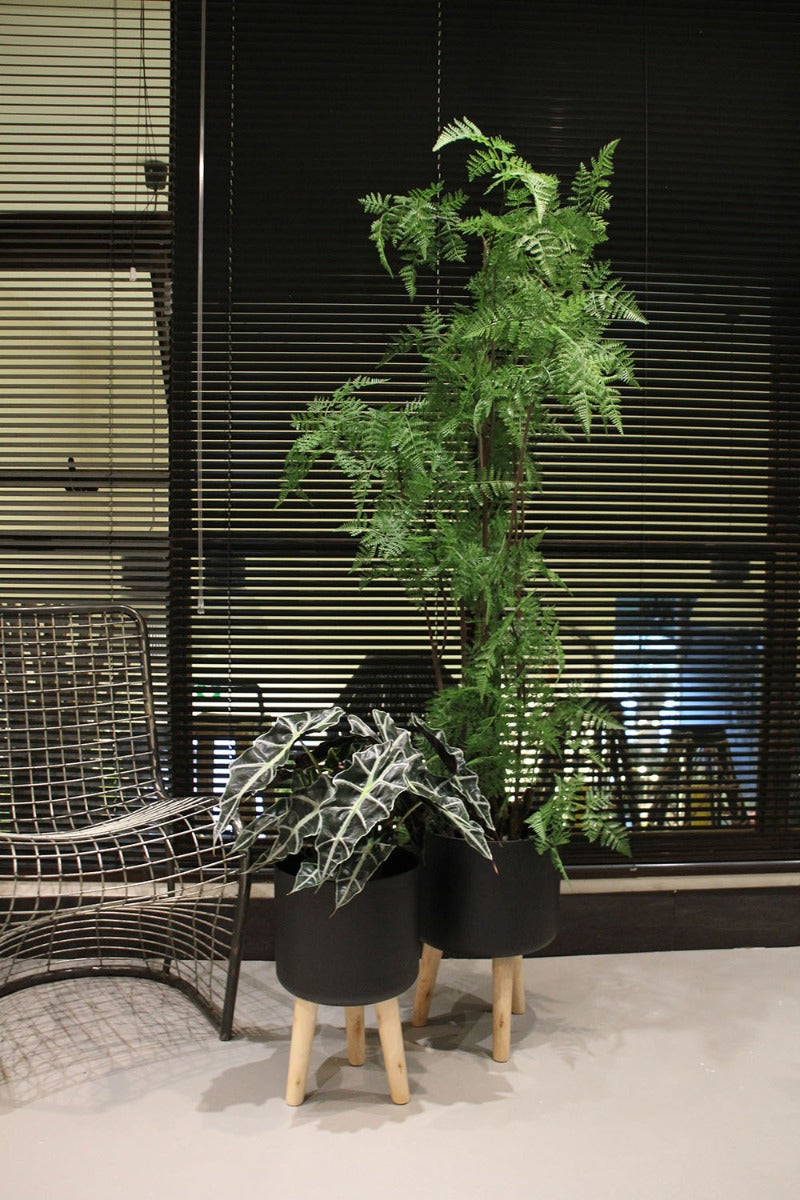 Vaso in metallo nero su piedi in legno - CONFIG0170