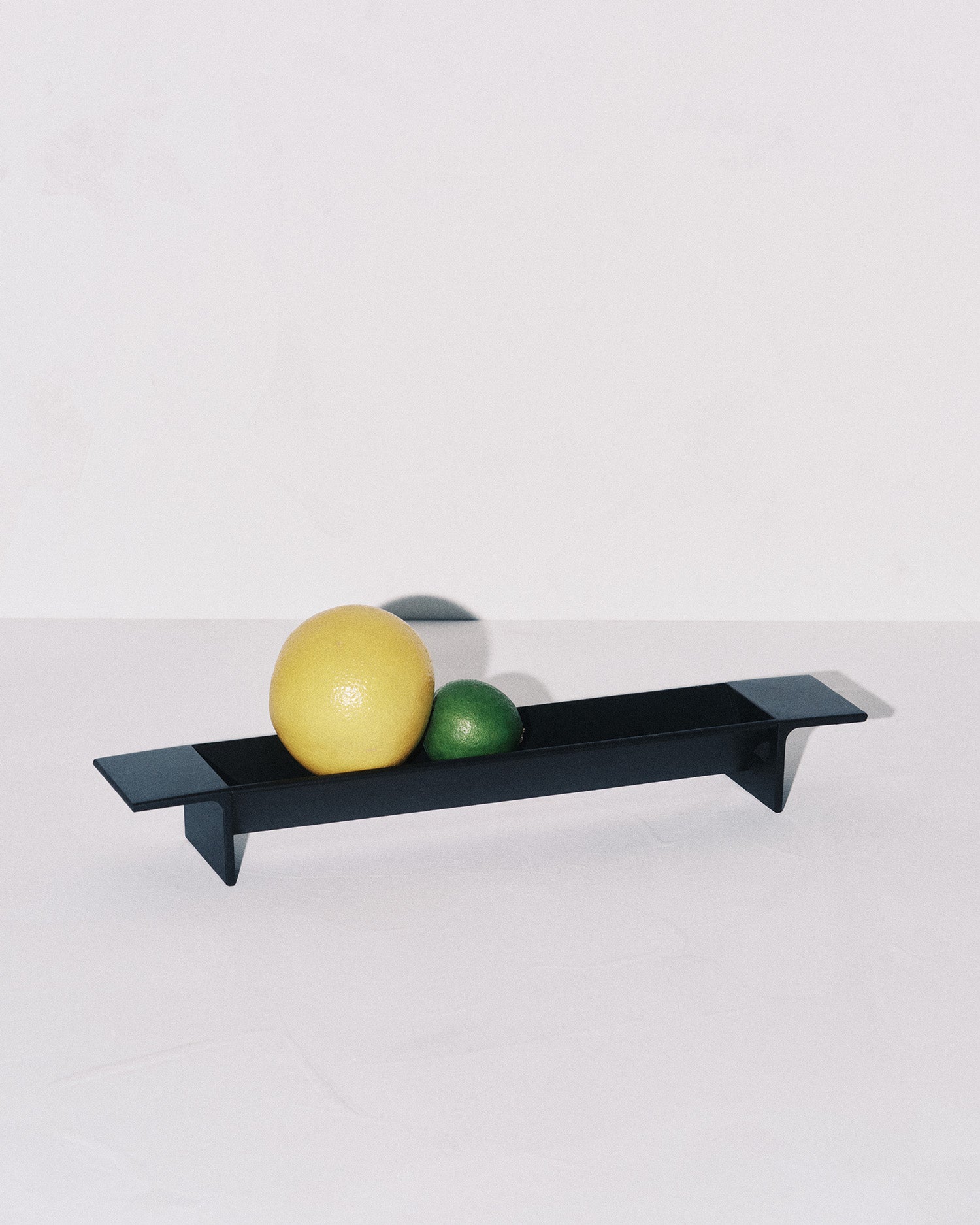 Serax - Vassoio in Acciaio Nero S 39 Cm -  Designer Jonas Van Put