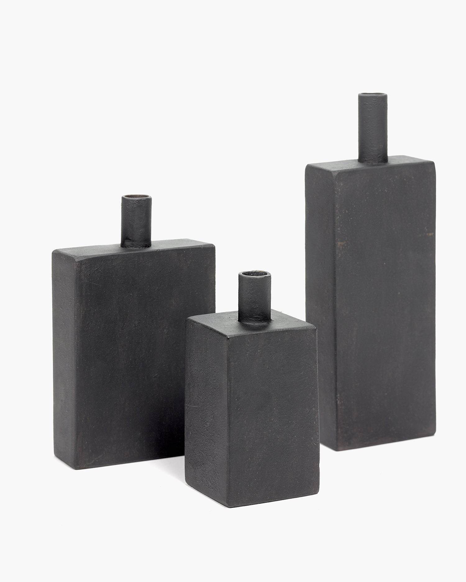 Vaso Moro in Metallo Nero H17 Cm – Design Antonino Sciortino per Serax