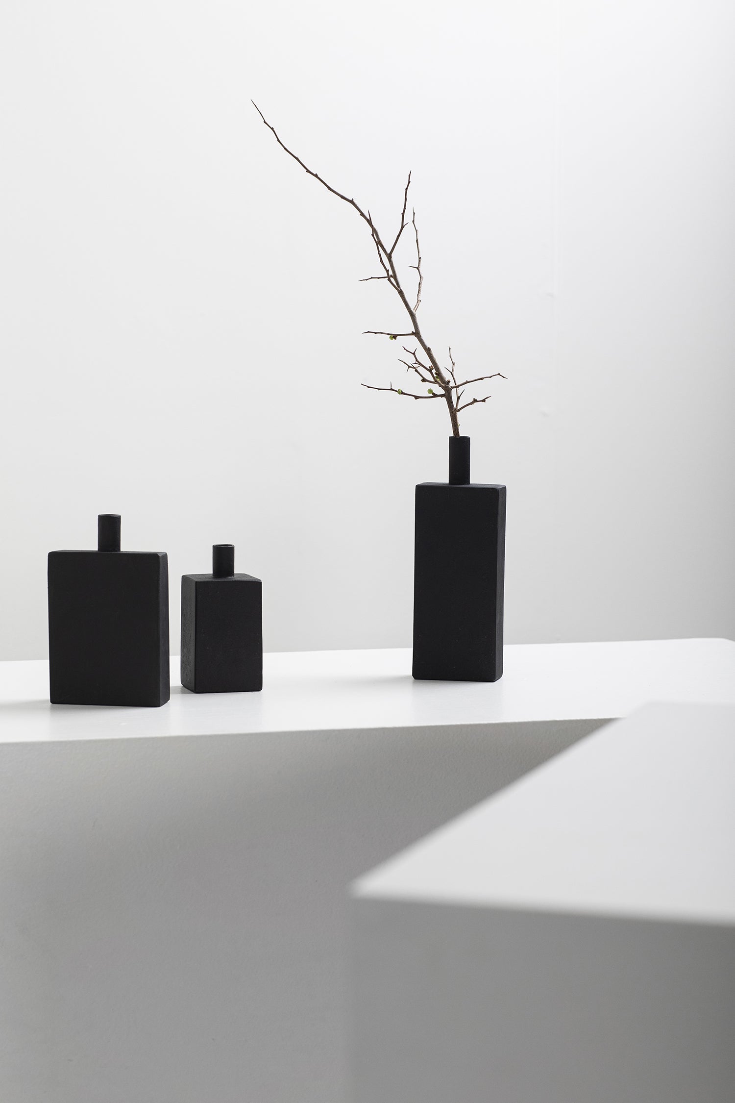 Vaso Moro in Metallo Nero H23 Cm – Design Antonino Sciortino per Serax