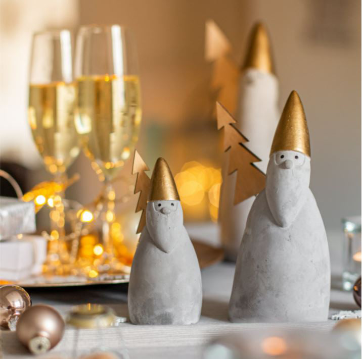 Babbo Natale stilizzato in cemento con albero  - CONFIG03034
