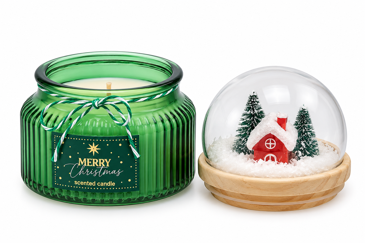 Candela Cupola Natalizia Verde profumata Biscotti al Cardamomo EDG Enzo De Gasperi con casetta e abeti innevati