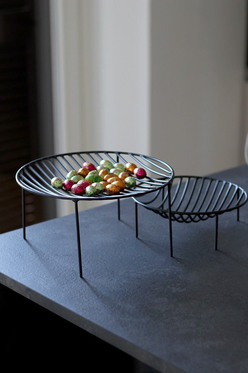 Centrotavola Tondo Nana in metallo nero : Centrotavola di design by Antonino Sciortino - CONFIG0248