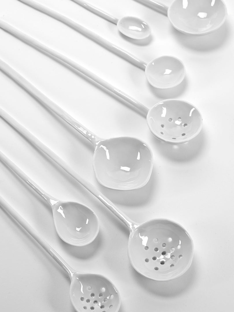 Mestolo forato S: Cucchiaio ceramica finger food o per olive Serax - B6915150