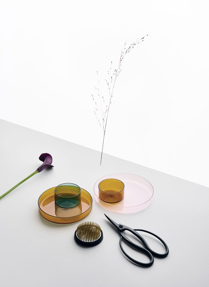 KENZAN - Set vassoio ambra 6,5cm + vassoio rosa 15cm + flower frog in ottone 5cm - by Denis Guidone - 09313191