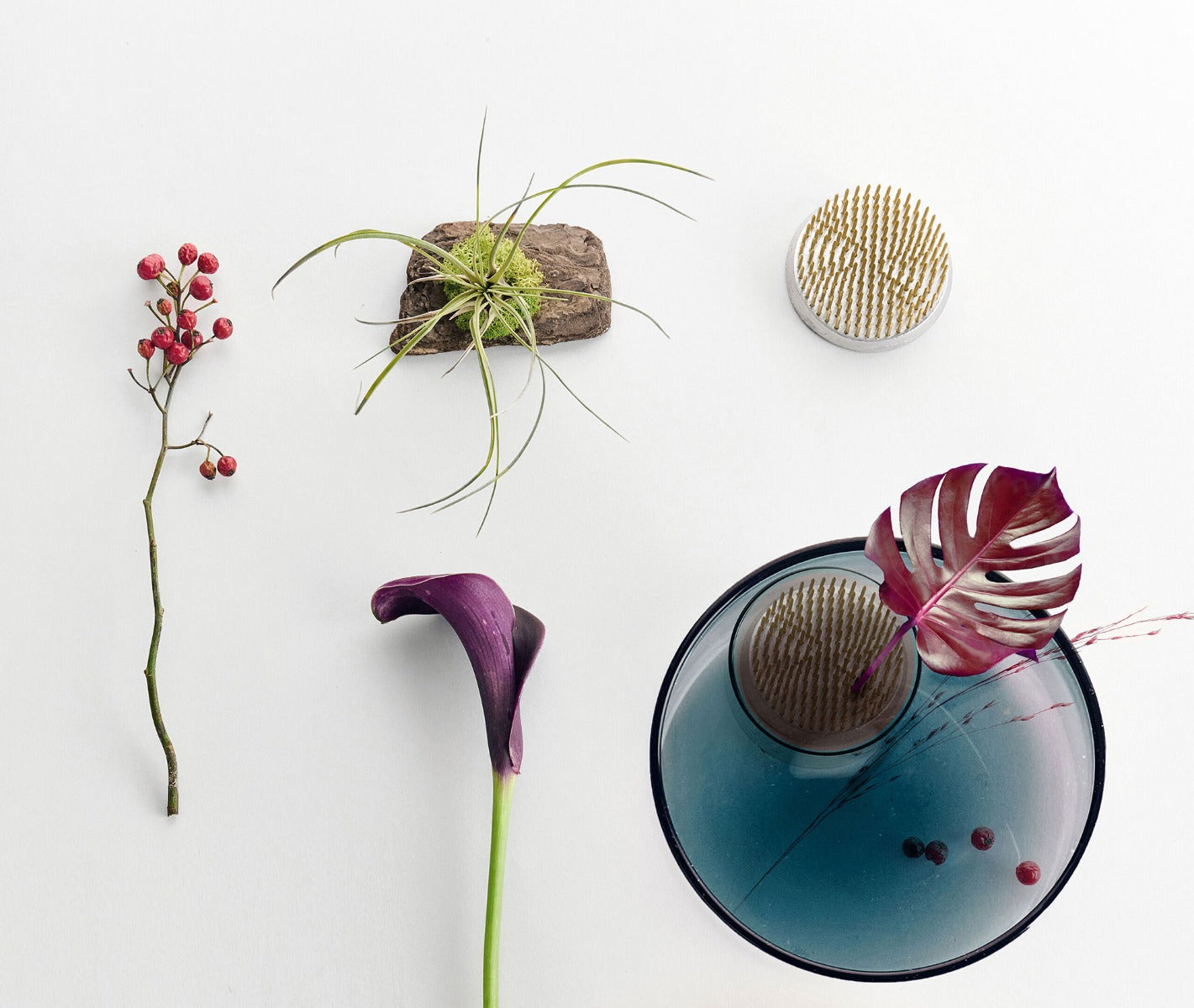 KENZAN - Set vassoio rosa 6,5cm + vassoio azzurro 17,5cm + flower frog in ottone 5cm - by Denis Guidone - 09313192