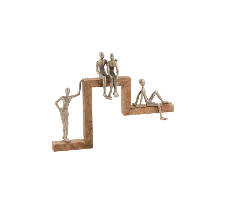 Statua 4 personaggi relax in alluminio su legno - 91118