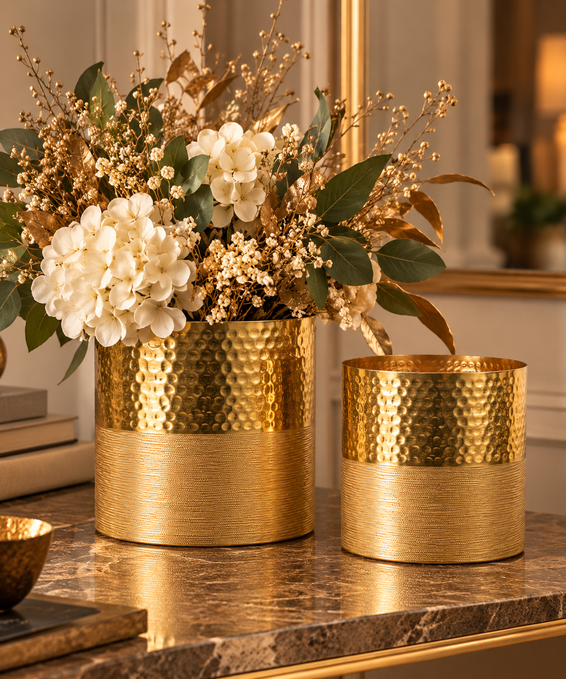 Vasi Grace in alluminio oro S e M ambientati