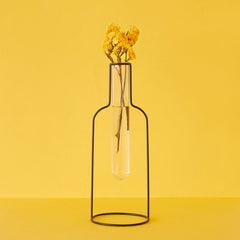 Vaso Bottle Silhouette Colore nero in metallo e vetro H26,50 - 27323