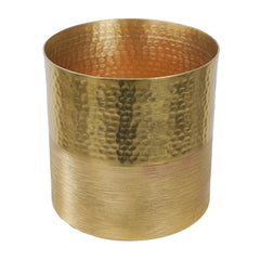 Dettaglio interno del Vaso Grace M in alluminio oro con lavorazione martellata
