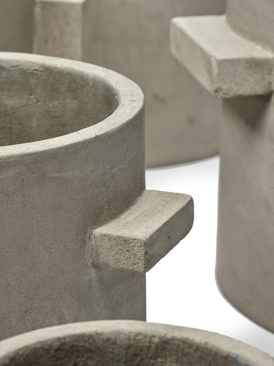 Vaso in cemento naturale tondo : Vasi in cemento design Marie Michielssen - CONFIG0266