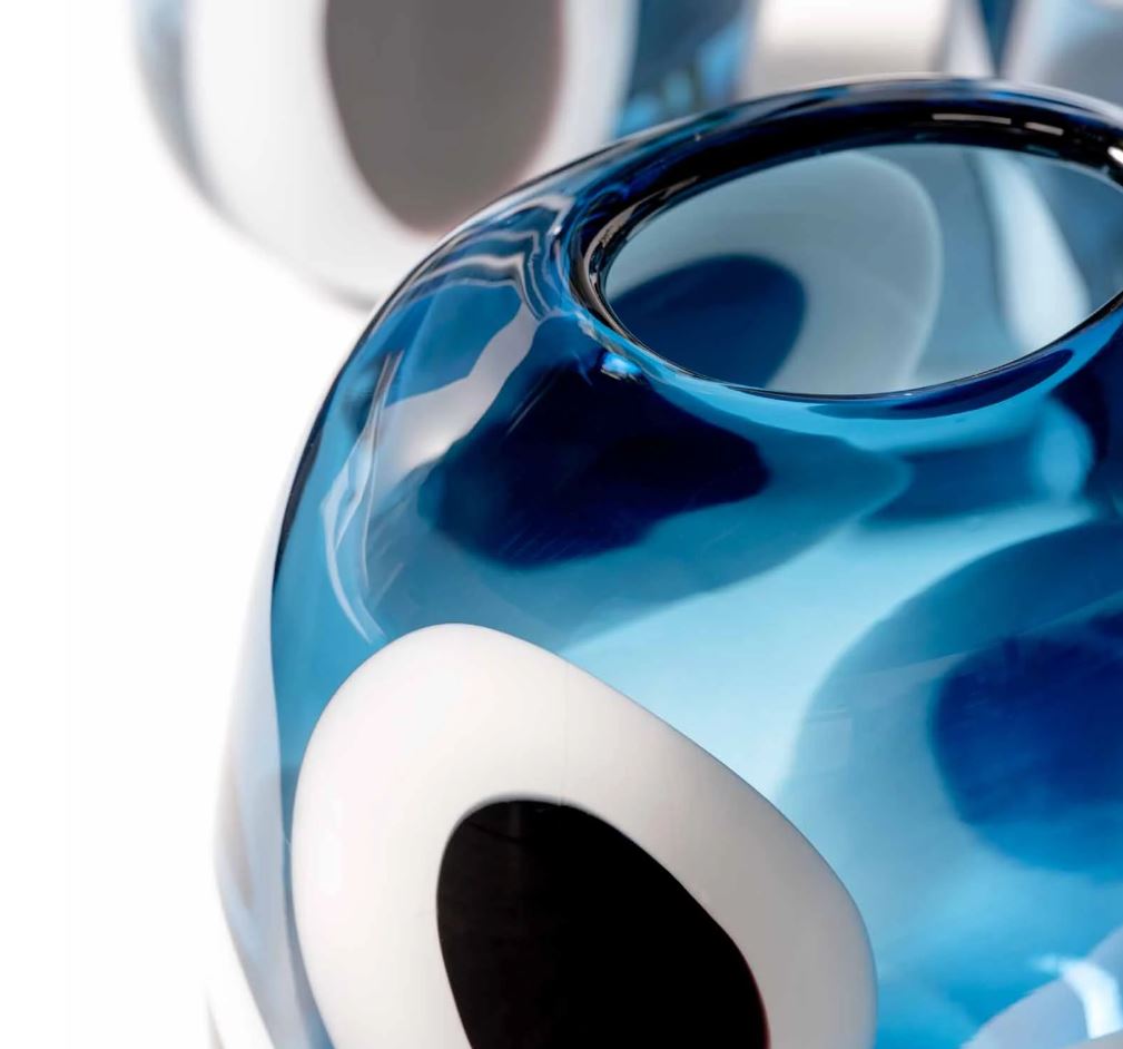 Vaso Occhi Blu in Vetro H22 Cm - Un Dettaglio di Stile per i Tuoi Interni - 047509