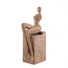 Milos - Vaso statua donna seduta color ruggine H63
